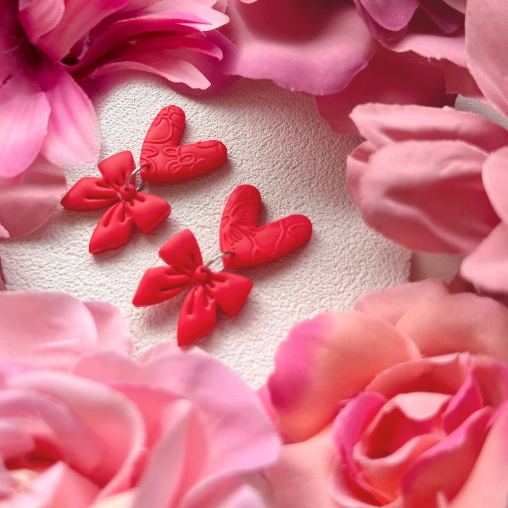 red-hearts-elara
